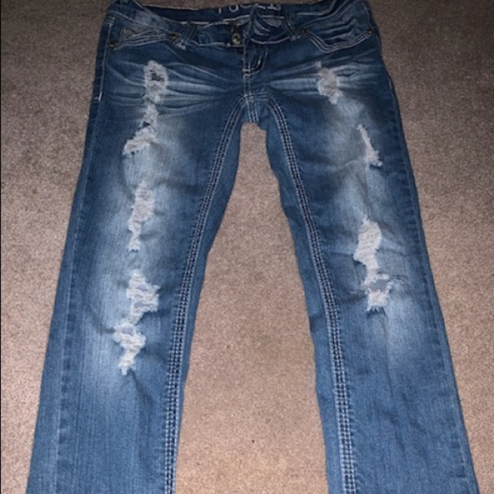 Rue 21 ripped jeans//size 1/2 regular
